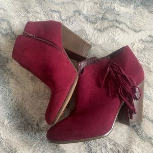 Size 7. Burgundy booties.